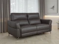 Nowoczesna sofa ze skóry w jasnym salonie